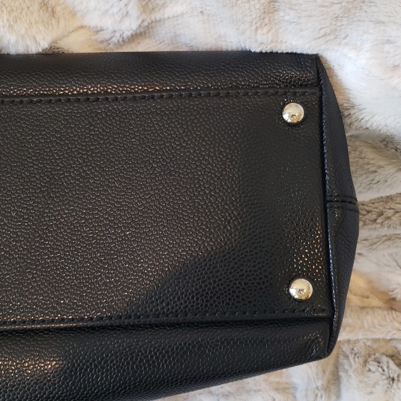 Chanel Caviar crescent hobo caviar black 2003 Near new condition. - Picture 3 of 9